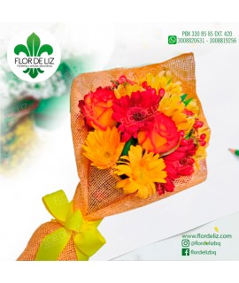 RAMILLETE GERBERAS Y ROSAS